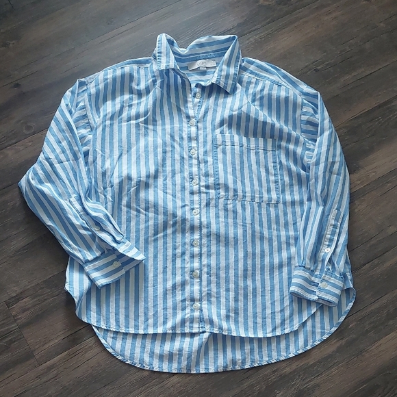 LOFT Tops - LOFT Blue and White Casual Button Down Shirt